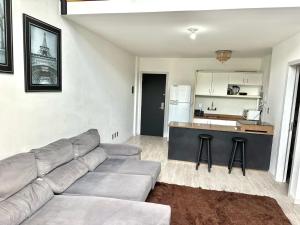 Saint Sebastian Flat 603- Com Hidro! até 3 pessoas, Duplex, no centro的厨房或小厨房
