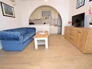 Et tv og/eller underholdning på Apartment Antoine by Interhome + 15 billeder