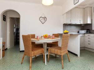 Kuchyňa alebo kuchynka v ubytovaní Apartment Gran Sol by Interhome