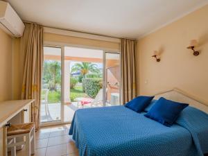 Postel nebo postele na pokoji v ubytování Apartment Les Rivages des Issambres-5 by Interhome