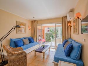 Posezení v ubytování Apartment Les Rivages des Issambres-5 by Interhome