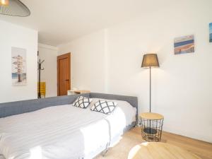 Łóżko lub łóżka w pokoju w obiekcie Apartment Feodorowka-2 by Interhome