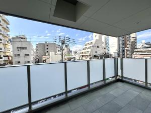 Balkoni atau teres di 大人気黒門市場徒歩1分 日本橋駅徒歩2分 道顿堀 難波 心斎橋徒歩圏内 金悦マンション