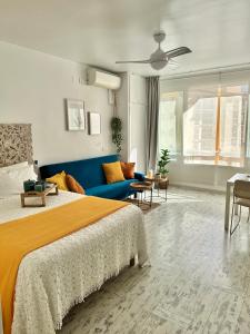 Posteľ alebo postele v izbe v ubytovaní Torremolinos Center Apartment