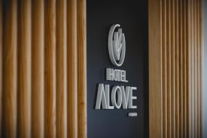 Сертификат, награда, вывеска или другой документ, выставленный в HOTEL ALOVE