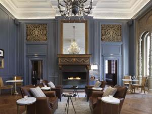 Beacon Grand, A Union Square Hotel的休息区