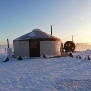 冬天的Jurtowe Wzgórze Glamping