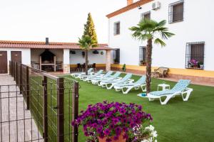 A garden outside Casa Rural Los Llanos