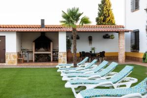A garden outside Casa Rural Los Llanos