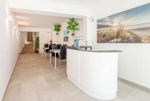 Fotografie z fotogalerie ubytování Beetroot, jedes Zimmer verfügt über Smart TV , eigenes Bad mit Regendusche und Balkon v destinaci Llucmajor