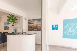 Certifikát, hodnocení, plakát nebo jiný dokument vystavený v ubytování Beetroot, jedes Zimmer verfügt über Smart TV , eigenes Bad mit Regendusche und Balkon