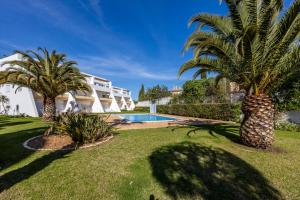 Swimmingpoolen hos eller tæt på Cardeira Holiday Apartments