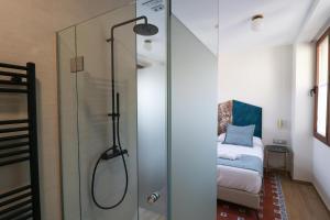 Ένα μπάνιο στο Villa Almudena +28 φωτογραφίες