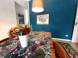 A bed or beds in a room at Welcome to Bari