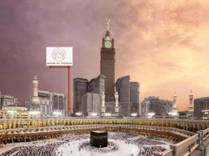 una rappresentazione di una città con una torre dell'orologio di Nour Al Thuria Hotel a La Mecca