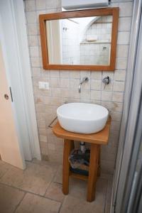 A bathroom at San Biagio di sotto