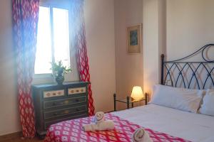 Posteľ alebo postele v izbe v ubytovaní Amazing Seaview Apartment by Hello Homes Sitges