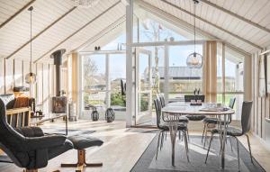 Ruang duduk di Holiday Home Råde Strandpark Haderslev I
