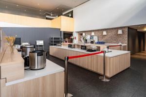 Kuchyň nebo kuchyňský kout v ubytování Kansai International Airport Hotel 11