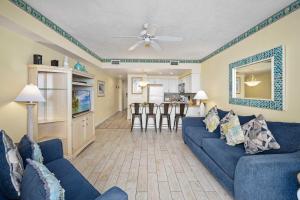 Istumisnurk majutusasutuses Luxury 10th Floor 1 BR Condo Direct Oceanfront Wyndham Ocean Walk Resort Daytona Beach | 1006