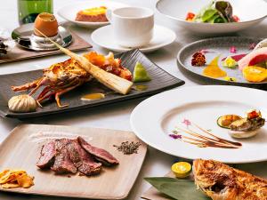 Makanan di atau berdekatan hotel