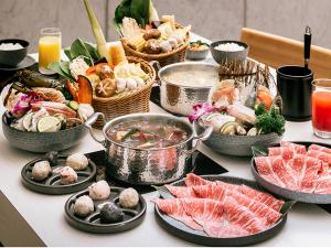 Makanan di atau berdekatan hotel