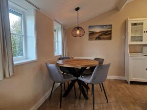 Afbeelding uit fotogalerij van Vakantiewoning de Wilg met grote tuin in Meliskerke