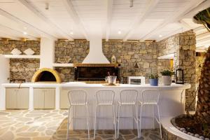 A kitchen or kitchenette at Ker Estate by Ethos Hospitality