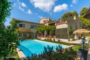 Πισίνα στο ή κοντά στο Provencal bastide with heated pool near Alpilles and Luberon