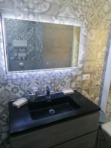 Foto dalla galleria di Medea rooms palermo centro a Palermo