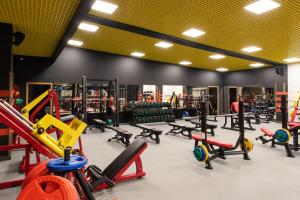 Fitness centrum a/nebo fitness zařízení v ubytování Aquapark Hotel & Villas