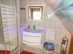 Bungalow und Ferienwohnung auf Rügen的一间浴室