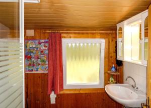 Bungalow und Ferienwohnung auf Rügen的一间浴室