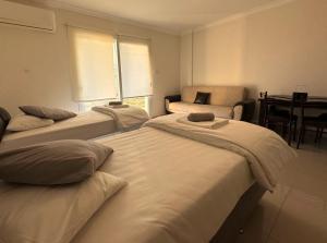 Bild i bildgalleri på Spacious Studio in a Complex with a Swimming Pool Royal Sun 40 by MyGuest Cyprus i Iskele