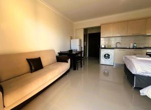 Bild i bildgalleri på Spacious Studio in a Complex with a Swimming Pool Royal Sun 40 by MyGuest Cyprus i Iskele