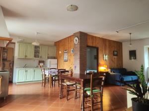 A kitchen or kitchenette at Agriturismo Podere Fiume