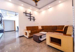 Posezení v ubytování Cool Nest 5 BR Pool Villa Munnar by VOYE HOMES