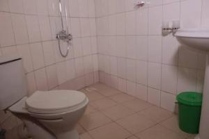 A bathroom at Agabet Hotel - Mbale