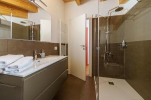 Bergamo bnb tesisinde bir banyo