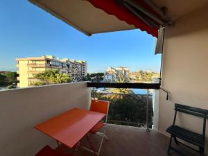 Balkón nebo terasa v ubytování Appartement studio vue sur la Marina