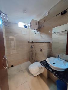 Koupelna v ubytování RIVA New Digha