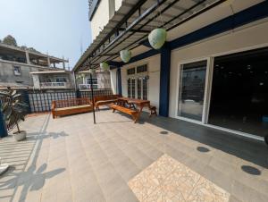 En balkong eller terrasse på RT Mutbu