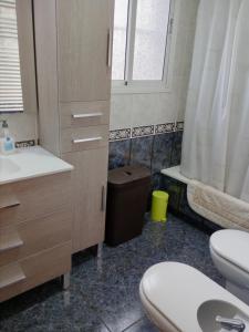 Ένα μπάνιο στο Casa en Barcelona +4 φωτογραφίες