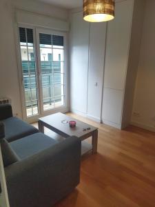 Posedenie v ubytovaní Apartamento con terraza y acceso a la playa