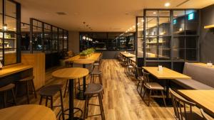 Restaurace v ubytování Super Hotel Fujikawaguchiko Tennenonsen + 35 fotografií