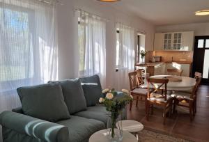 A seating area at Cottage im Natur-Resort Pool, Schwimmteich & Sauna