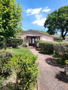 A garden outside La Fonte Di Montebuono