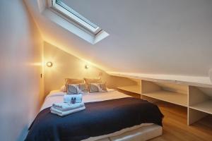 Apartment Center of Paris by Studio prestige