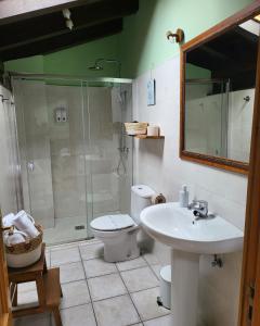 Koupelna v ubytování Casa Rural Larraldea + 10 fotografií