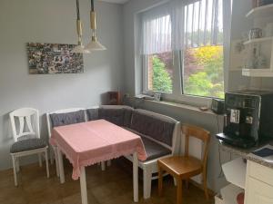 Kuchyň nebo kuchyňský kout v ubytování Großes Haus mit Top-Garten mitten in Haselünne